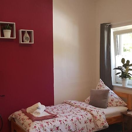Gasthaus Alter Bahnhof Hotell Metzdorf Exteriör bild