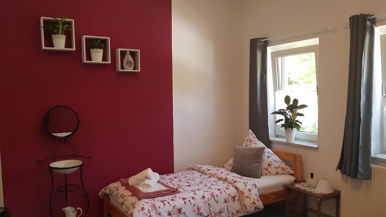 Gasthaus Alter Bahnhof Hotell Metzdorf Exteriör bild