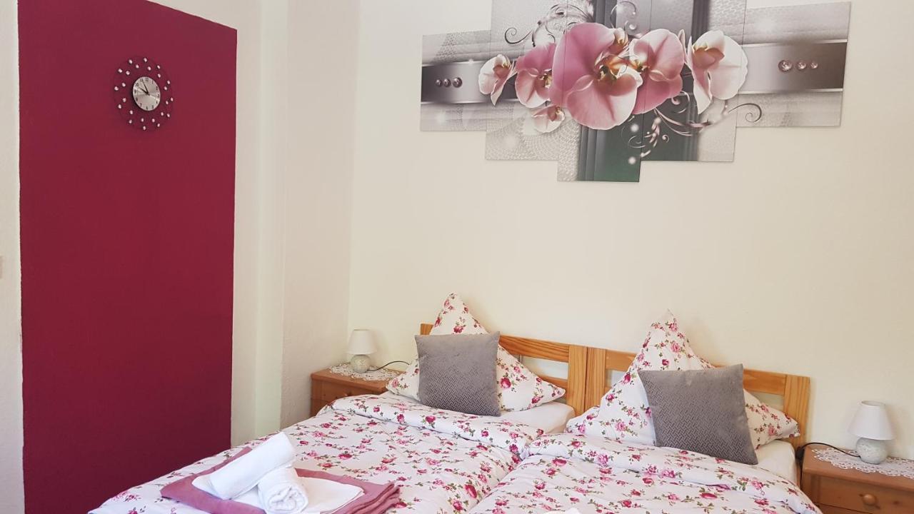 Gasthaus Alter Bahnhof Hotell Metzdorf Exteriör bild