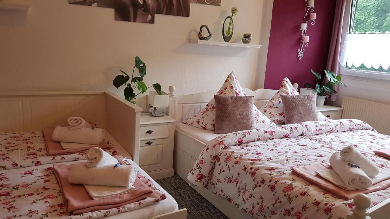 Gasthaus Alter Bahnhof Hotell Metzdorf Exteriör bild